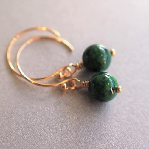 14kgf 希少☆濃緑 天然本翡翠（ヒスイ）AAA 柚葉色のピアス ピアス