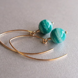 14kgfキラキラアマゾナイトピアス/イヤリング アマゾナイト【天然石】揺れる14kgfピアス、イヤリング