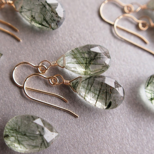 14kgf 希少石 グリーンルチルクォーツAAA 古茶色のピアス（イヤリング