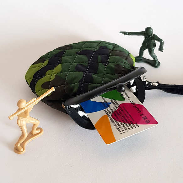 士兵公仔X綠迷彩塑料口金零錢包/加大款 第3張的照片