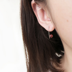 925純銀 小巧幾何光線 黑髮晶/草莓晶 耳環或耳夾 一對 第5張的照片