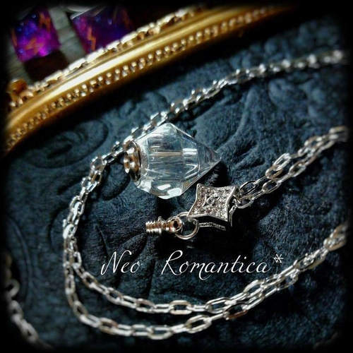 ダイヤモンド型香水瓶＊星の雫入れ.+ﾟ*ペンダント♪ ネックレス