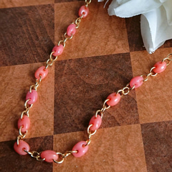 珊瑚色のネックレス(チェコガラス) 2枚目の画像