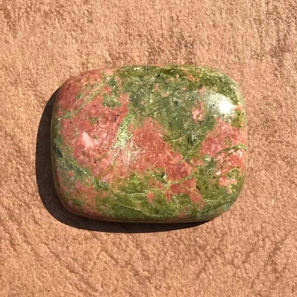 天然石 マクラメ レア ルース アメリカ産 ユナカイト 8.45g 014 7枚目の画像