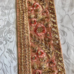 インドの刺繍リボン サーモンピンクに花柄 3枚目の画像