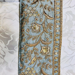 インドの刺繍リボン グレーにゴールドの刺繍 3枚目の画像