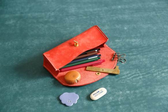 真皮手工製作筆盒、鉛筆盒、禮物、三角形、全手工縫製 第8張的照片