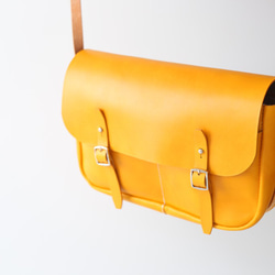 本革手作りのクラシックメッセンジャーバッグショルダーバッグ