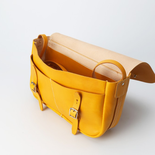 本革手作りのクラシックメッセンジャーバッグショルダーバッグ