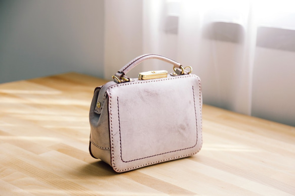 【深海魚】大人気！がま口バッグ 本革手作りのレザーショルダーバッグ 総手縫い　手持ち 肩掛け 2WAY 鞄　大 7枚目の画像