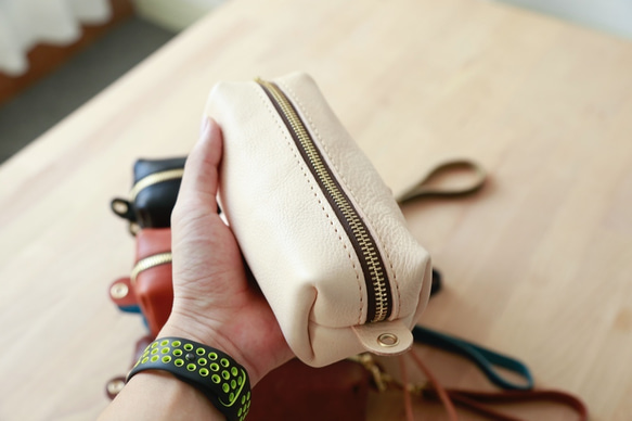 【柔らかいヌメ革】本革手作りペンケース ファスナー筆箱 プレゼント 化粧ポーチ 5枚目の画像