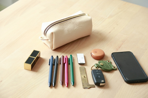 【柔らかいヌメ革】本革手作りペンケース ファスナー筆箱 プレゼント 化粧ポーチ 9枚目の画像