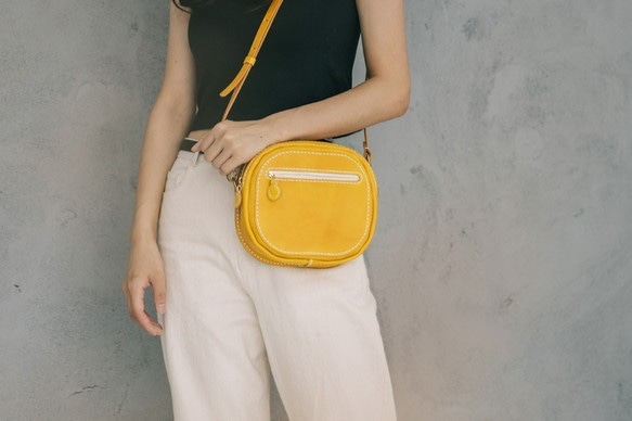 【2021年秋季福袋】6件組流行單肩包、扣環背包、皮夾、皮革配件 第6張的照片