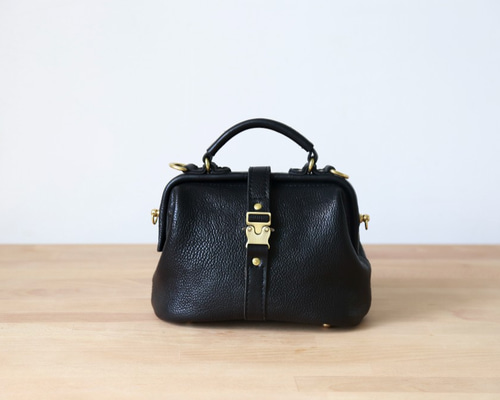 【mayu様】がま口 ショルダーバッグ　黒レザー　ハンドメイド mayu様】がま口 ショルダーバッグ黒レザーハンドメイド