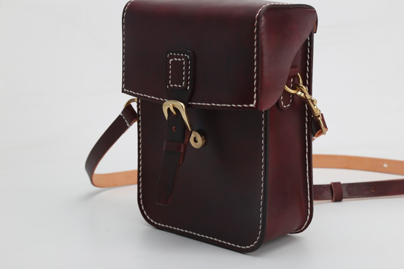 【名入れ・選べるステッチ】本革手作りのレザーショルダーバッグ 【名入れ・選べるステッチ】本革手作りのレザーショルダーバッグ C1285324829(9750円)