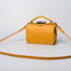 ダレスタイプ 小型 がま口バッグ 本革手作りのレザーショルダーバッグ 手染め / 総手縫い　手持ち 肩掛け 2WAY 鞄 8枚目の画像