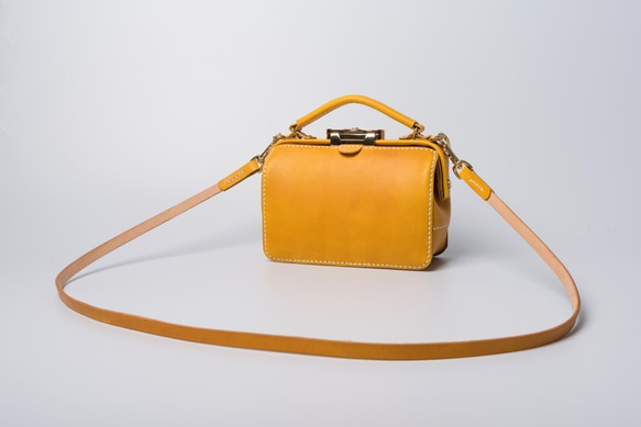 ダレスタイプ 小型 がま口バッグ 本革手作りのレザーショルダーバッグ 手染め / 総手縫い　手持ち 肩掛け 2WAY 鞄 8枚目の画像