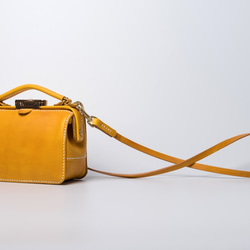 ダレスタイプ 小型 がま口バッグ 本革手作りのレザーショルダーバッグ 手染め / 総手縫い　手持ち 肩掛け 2WAY 鞄 9枚目の画像