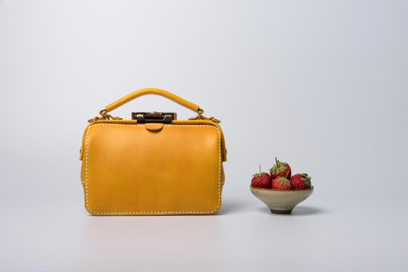 ダレスタイプ 小型 がま口バッグ 本革手作りのレザーショルダーバッグ 手染め / 総手縫い　手持ち 肩掛け 2WAY 鞄 10枚目の画像