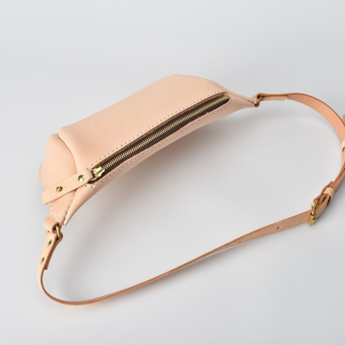 【未使用】PARASITE 本革 キルティングレザーボディバッグ ベージュ PARASITE ONLINE STORE パラサイト オンラインストア leather Bag