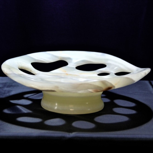 果物皿 フルーツ皿 天然石オニックスから彫りだされた果物専用皿、 窓