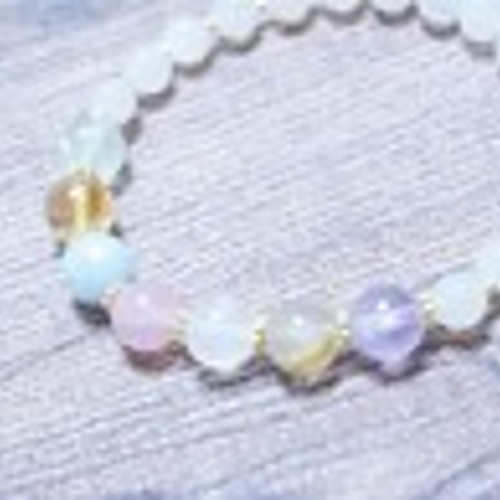 最高のアミュレット（お守り）ブレスレット】七色のブレスレット