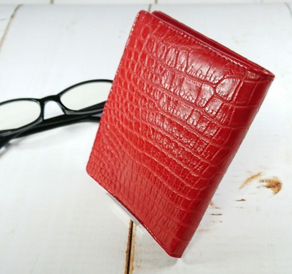 ★１点物★　クロコダイル　正方形　財布 【送料無料】牛革　牛皮　レザー　赤　二つ折り 3枚目の画像