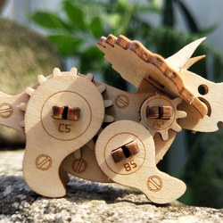 DIY動態木模-三角龍、木工手作、最佳送禮小物(史前生物) 第6張的照片