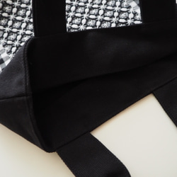 スイス刺繍のトートバッグ（ブラック＆ホワイト） 3枚目の画像
