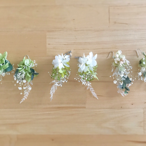 ◎プリザーブドフラワーピアス（イヤリング）／ホワイトグリーン