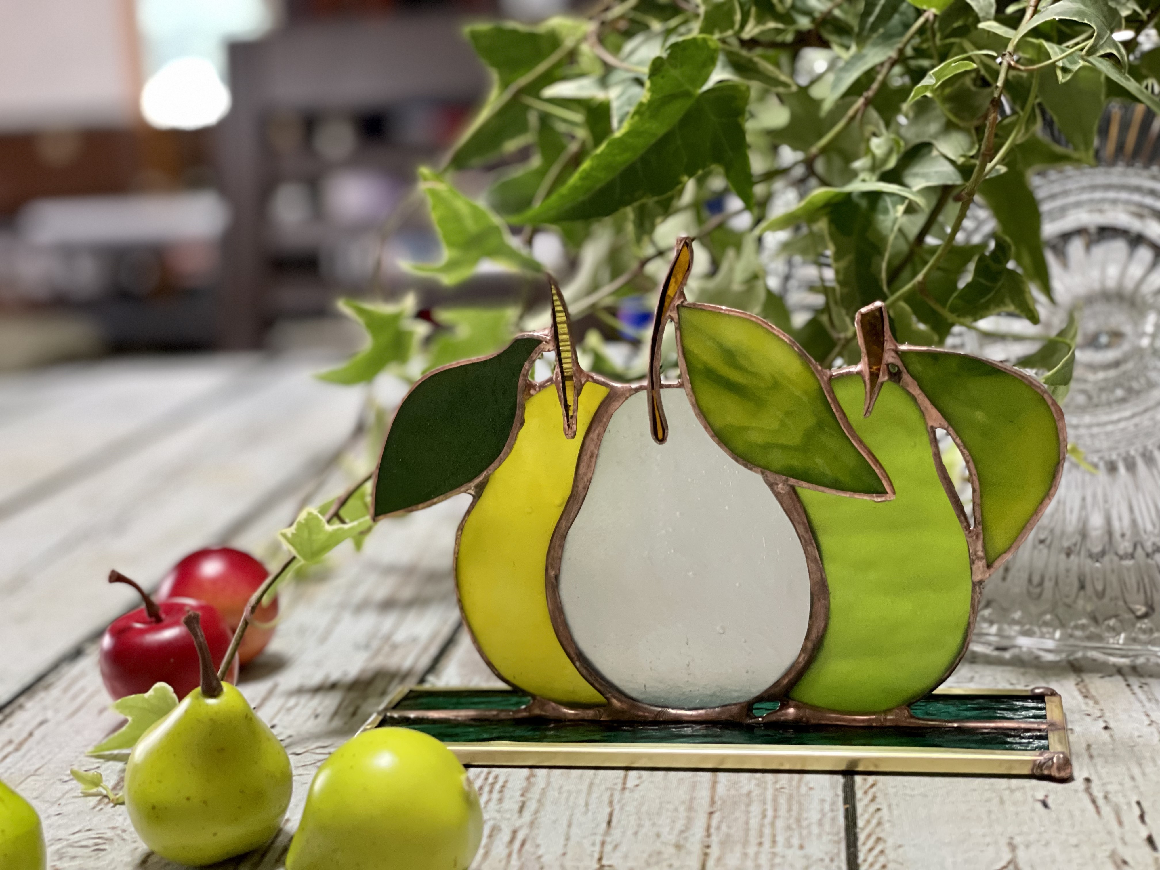 ハンドメイドのステンドグラス　フランスの風 Amazon.co.jp: YOURANJU ハンドメイド ステンドグラス 窓掛け