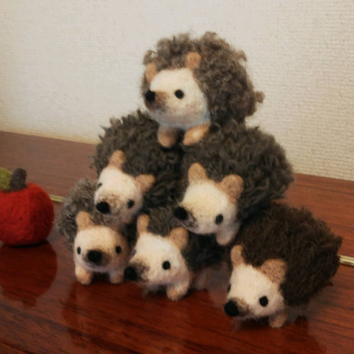 ハンドメイド 羊毛フェルト ハリネズミ ぬいぐるみ3匹