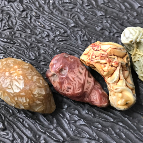 ゴビ石−395 ゴビ瑪瑙　原石　筋脈−血脈 ゴビ石-395 ゴビ瑪瑙 原石 血脈 天然石 KIKI 通販 10533675