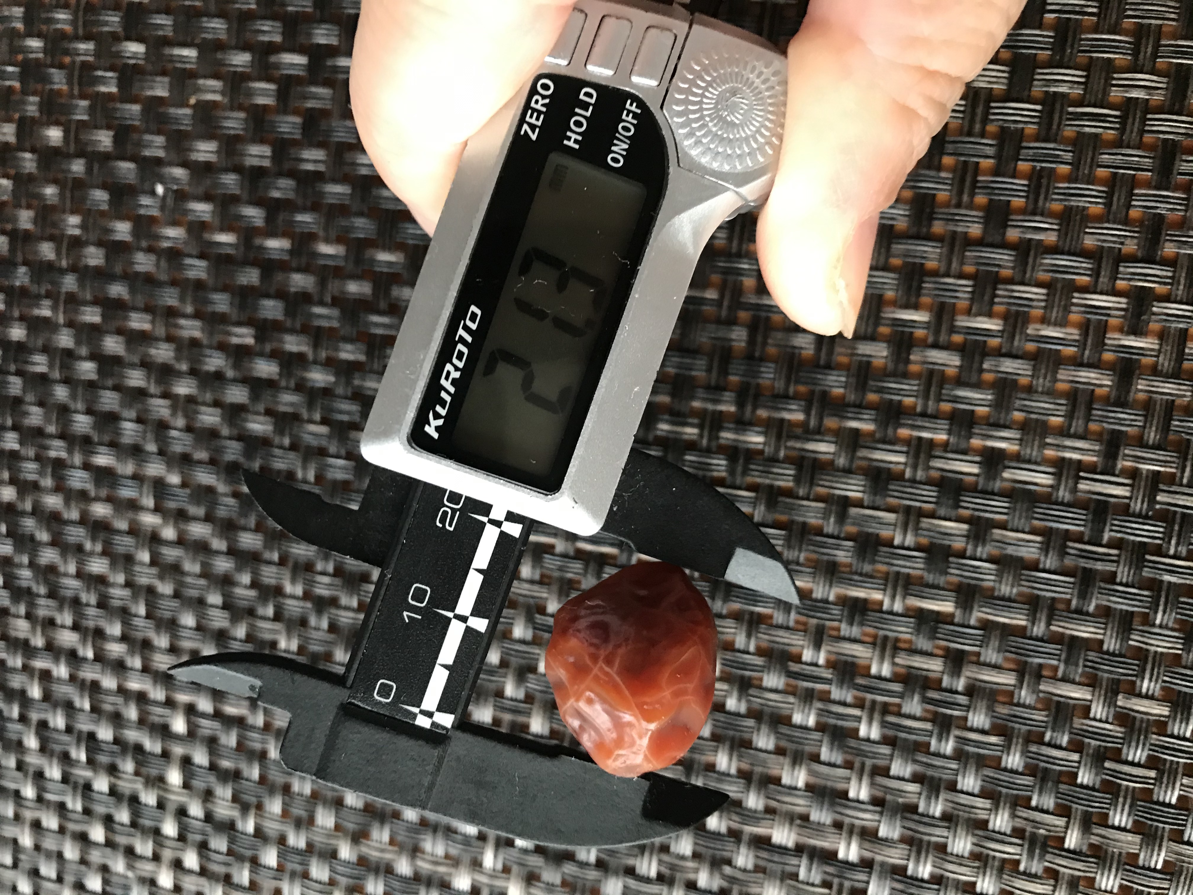 ゴビ石-395  ゴビ瑪瑙　原石　血脈