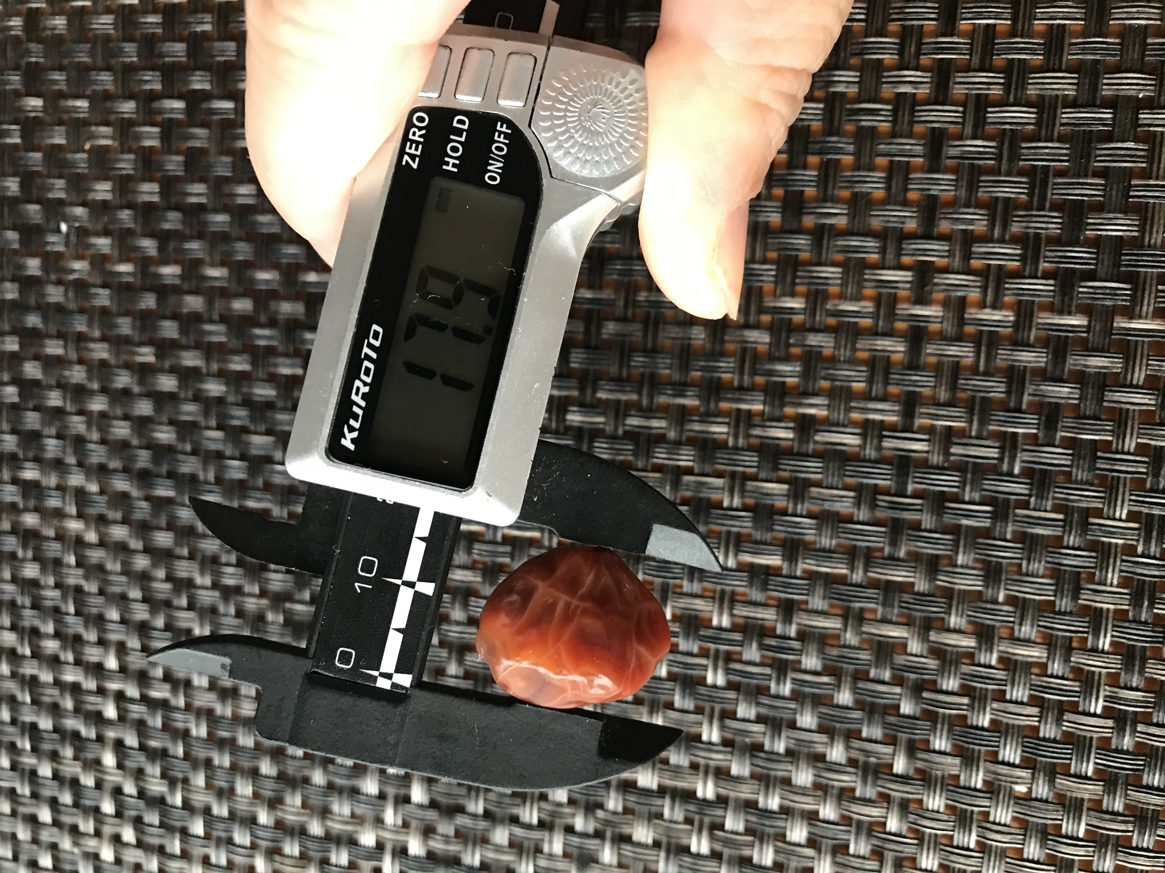 ゴビ石-395  ゴビ瑪瑙　原石　血脈