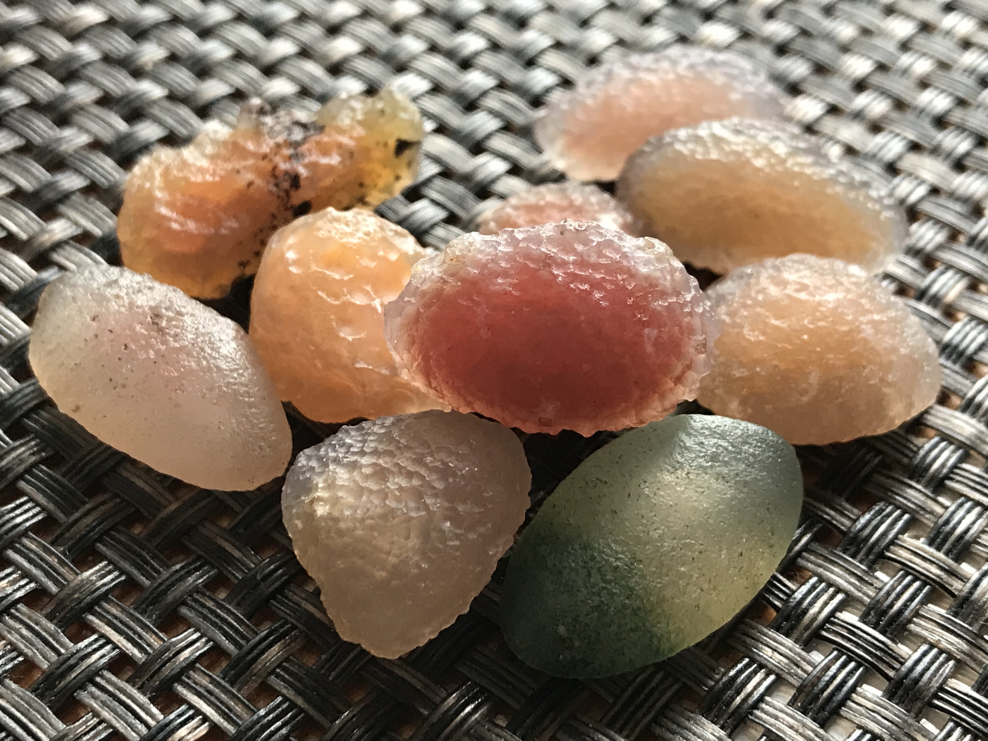 ゴビ石−556 ゴビ瑪瑙 原石 砂糖お菓子 天然石 KIKI 通販