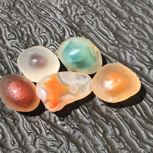 ゴビ石−1166 ゴビ瑪瑙　彫刻　『一念の間』 ゴビ石−629 ゴビ瑪瑙 原石 その他置物 KIKI 通販 11864115｜Creema