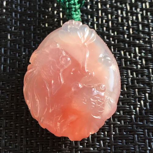 ゴビ石−785 ゴビ瑪瑙　手彫り　金魚＆蓮 ゴビ石−785 ゴビ瑪瑙手彫り金魚＆蓮
