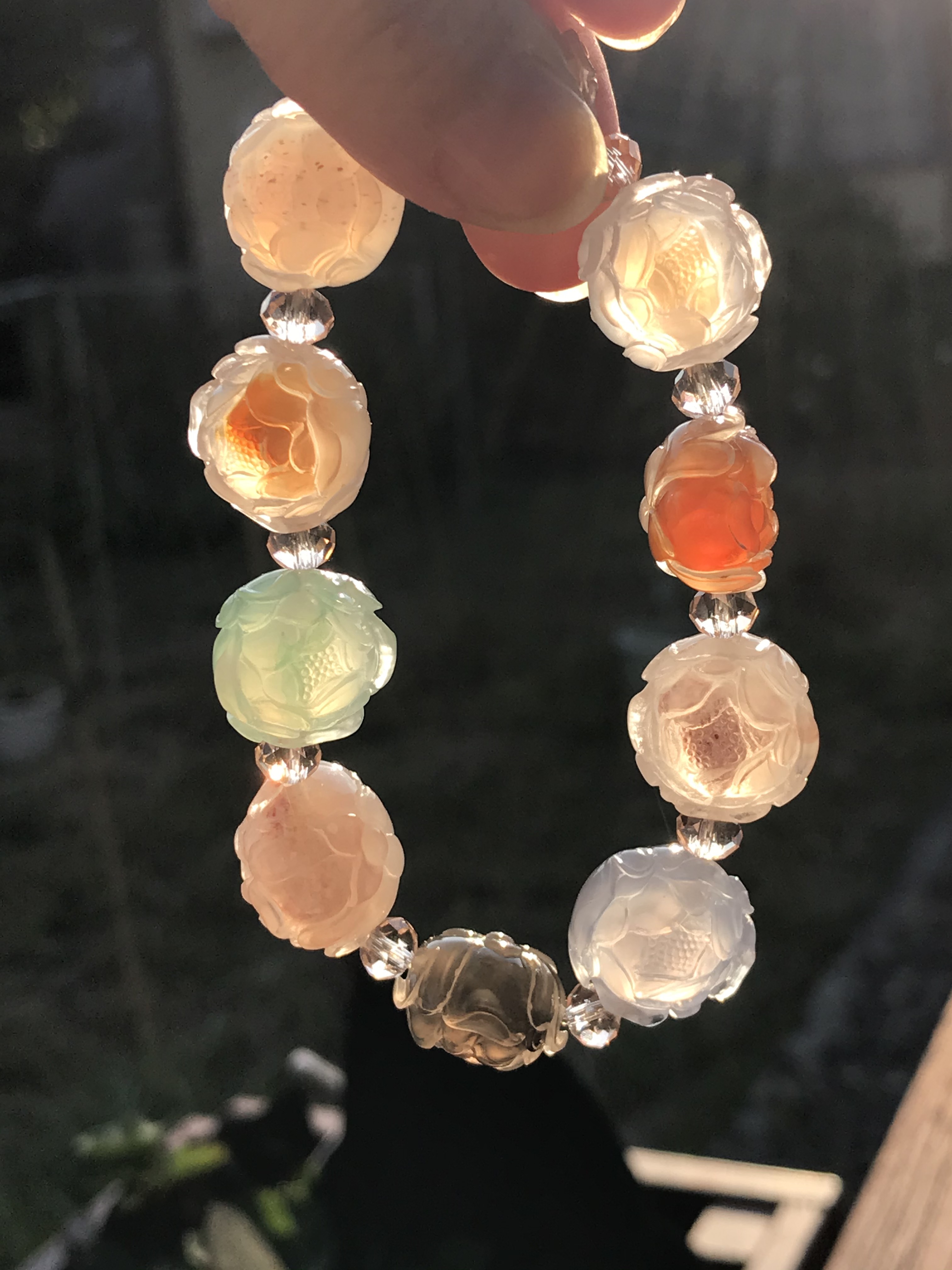 ゴビ石−58  ゴビ瑪瑙−手彫りブレスレット