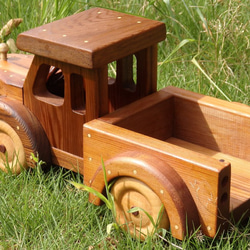 木のおもちゃ 木のトラック 2枚目の画像
