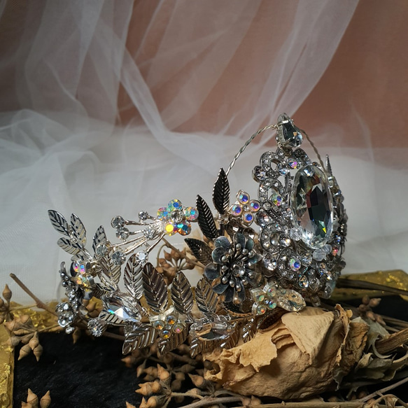 EVA-獨家絕版華麗手工新娘皇冠飾品 第2張的照片