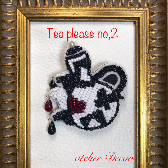 アリスのティーセットビーズ刺繍ブローチ(Tea please no,2) 3枚目の画像