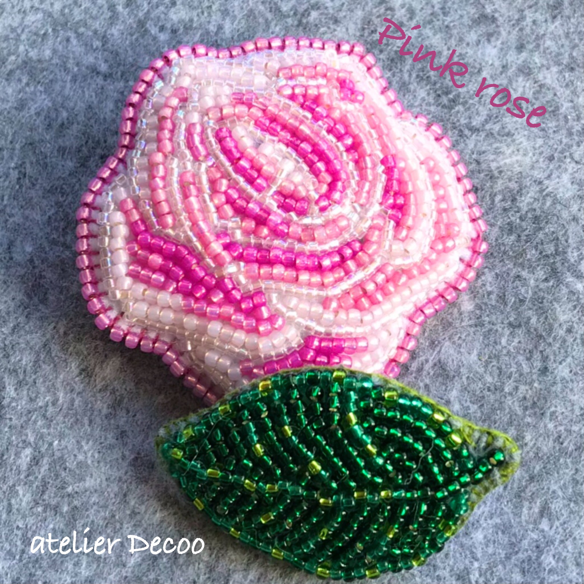 ピンク薔薇刺繍♡ダークグレー7センチパッチンピン