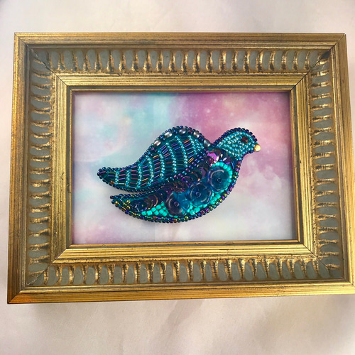 受注製作) 幸せを呼ぶ青い鳥のビーズ刺繍ブローチ ブローチ atelier