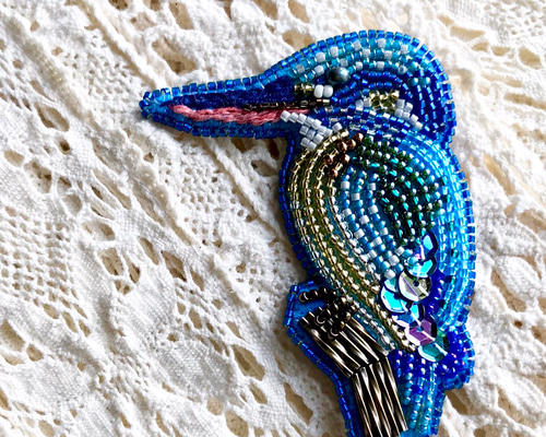 かわせみ(翡翠)のビーズ刺繍ブローチ(受注制作) ブローチ atelier