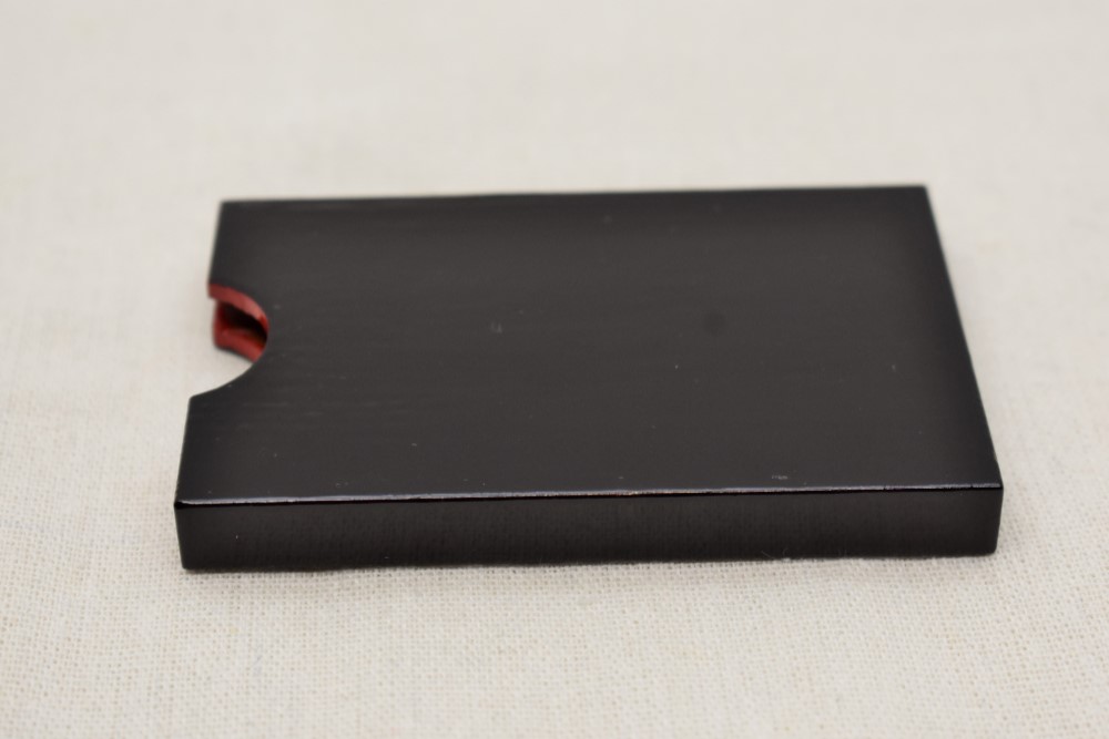 名刺入れ板バネ式　赤漆黒漆