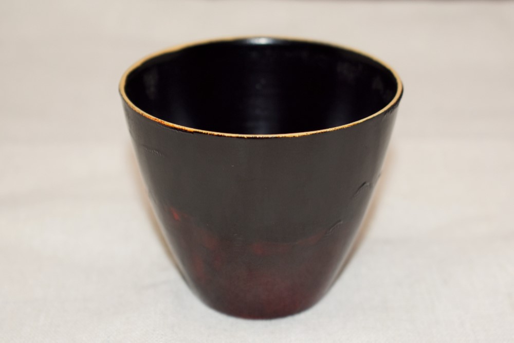 カップ　黒漆朱塗塗別溜塗
