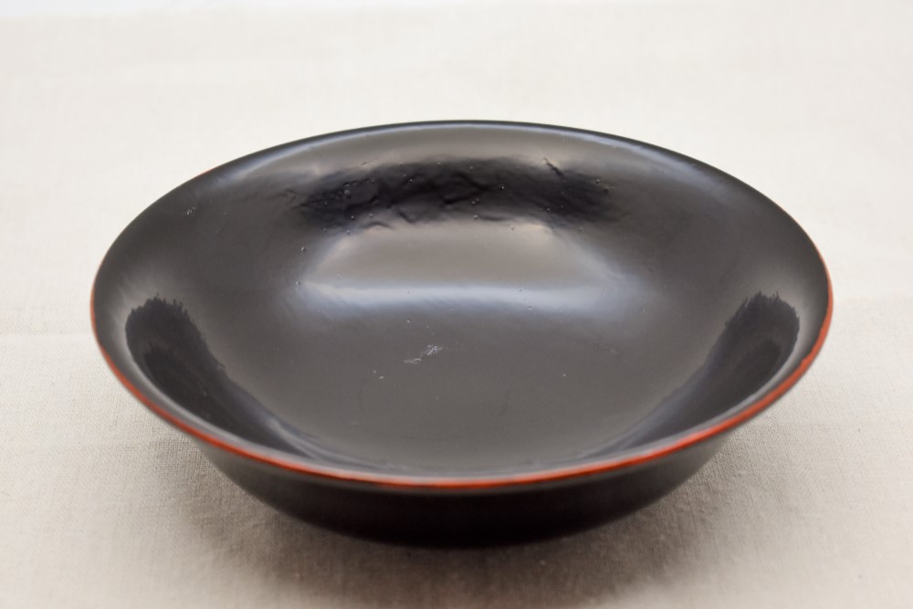 深皿　黒漆朱漆