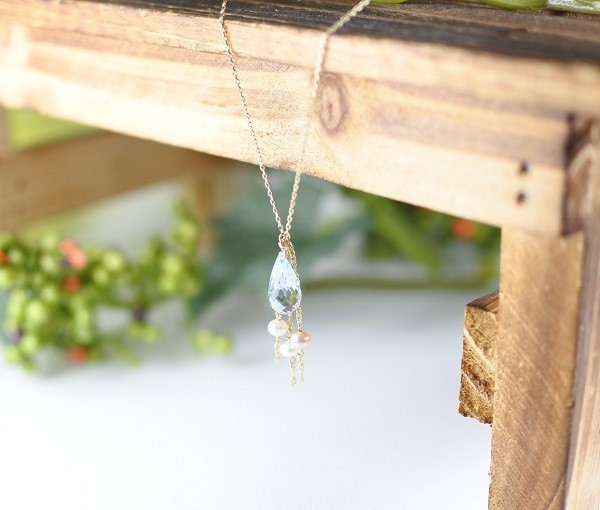 誕生石10Kネックレス✻11月✻ブルートパーズ☺天然石とパールのハンドメイドジュエリー☺