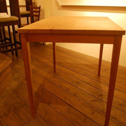 クルミのテーブル 2枚目の画像